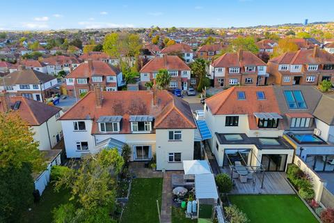 4 bedroom semi-detached house for sale, Fontayne Avenue, Romford, RM1