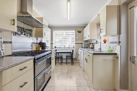 4 bedroom semi-detached house for sale, Fontayne Avenue, Romford, RM1