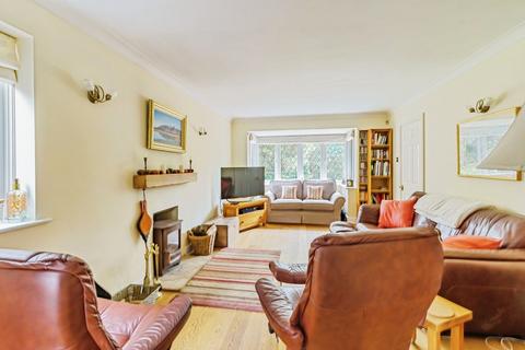 undefined, Mitchell Gardens, Horsham RH13