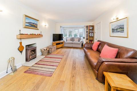 undefined, Mitchell Gardens, Horsham RH13