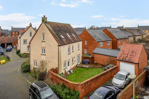 5 bedroom detached house for sale, Catterick Road,  Kingsmere,  Bicester,  Oxfordshire,  OX26