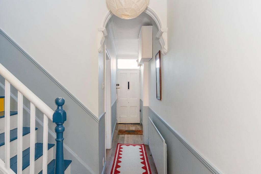 0 A4 SBR - Hallway C.jpg