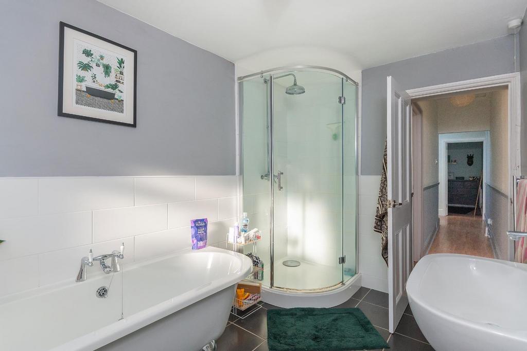 0 A4 SBR - Bathroom A.jpg