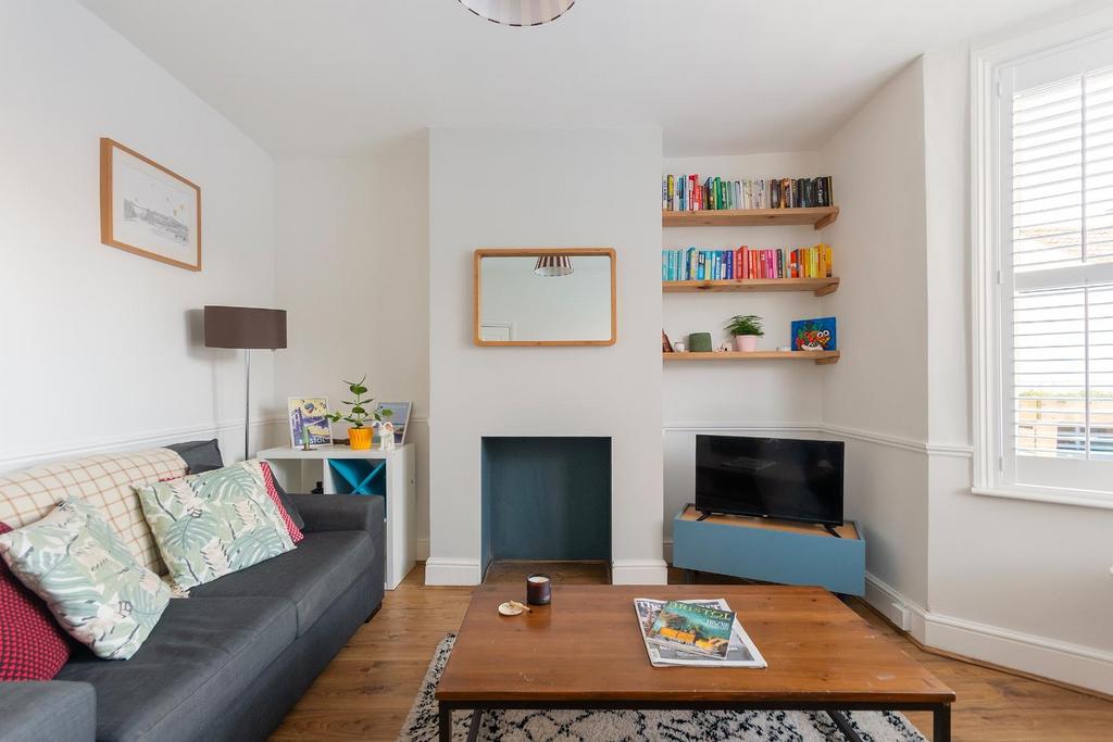 0 A4 SBR - Living Room B.jpg