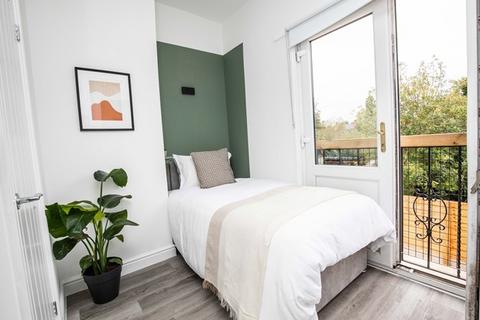 6 bedroom house share to rent, Room 3 @ 210 Wistaston Road, Crewe, CW2