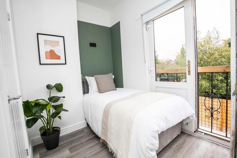 6 bedroom house share to rent, Room 3 @ 210 Wistaston Road, Crewe, CW2