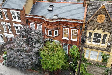 3 bedroom flat for sale, Denman Road, Peckham, SE15