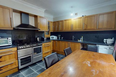 1 Queens Road, Bradford, BD8 7BS