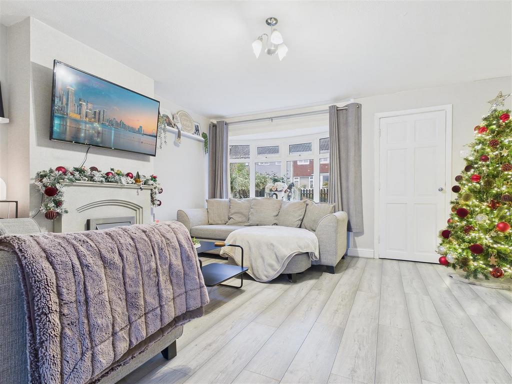 CAM01407 G0-PR0048-STILL001.jpg