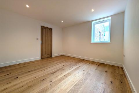 3 bedroom apartment to rent, Bridge Court, Castle Street, Totnes