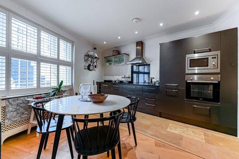 2 bedroom flat for sale, Eardley Crescent, Earls Court, London, SW5