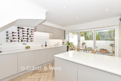 3 bedroom townhouse for sale, Brewery Hill, Arundel BN18