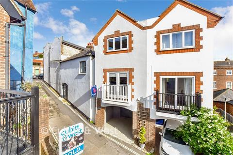 3 bedroom townhouse for sale, Brewery Hill, Arundel BN18