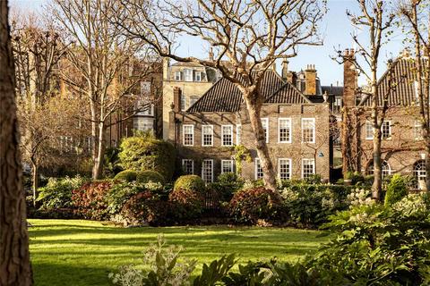7 bedroom house to rent, Hyde Park Gate, South Kensington, SW7