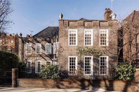 undefined, Hyde Park Gate, South Kensington, SW7