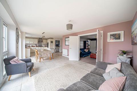 undefined, Edneys Walk, Overton, Basingstoke, RG25 3FB