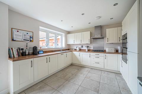 undefined, Edneys Walk, Overton, Basingstoke, RG25 3FB