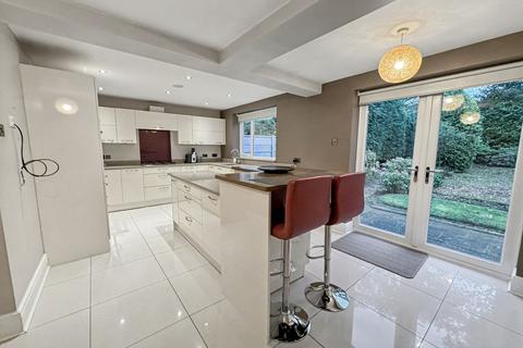 31 Southdown Crescent, Cheadle Hulme, Cheadle, SK8 6EQ