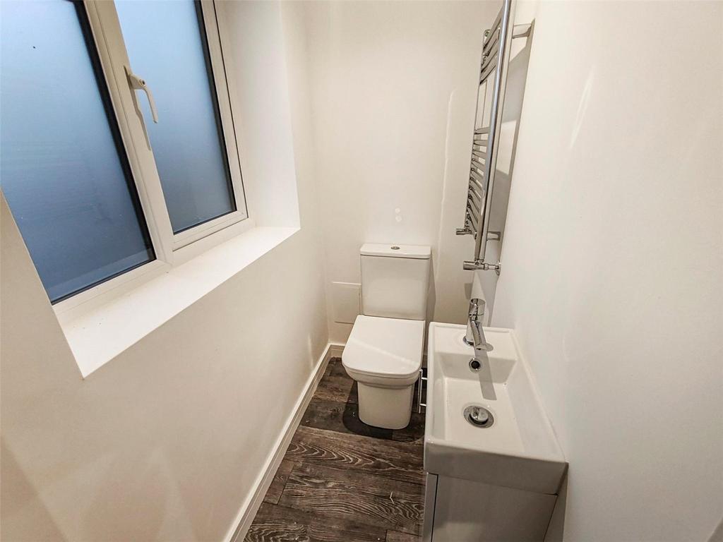Cloakroom/Wc