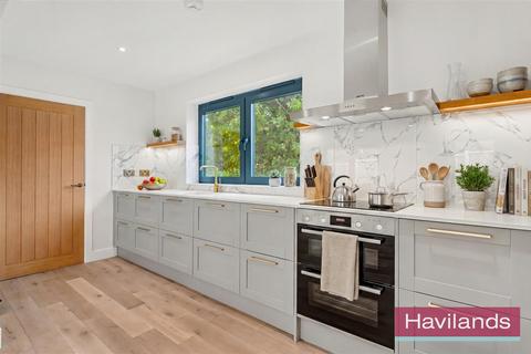 4 bedroom detached house for sale, Beechdale, London