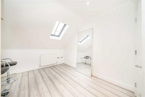 undefined, Hampton Road, Teddington TW11