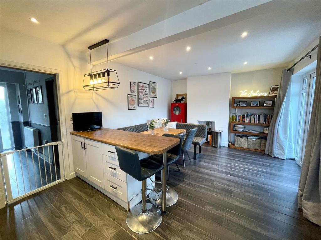 Kitchen 3.jpg