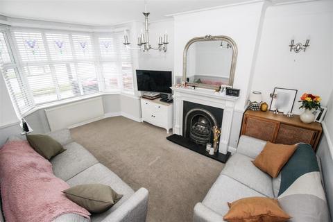 3 bedroom terraced house for sale, Cavendish Gardens, Westcliff On Sea