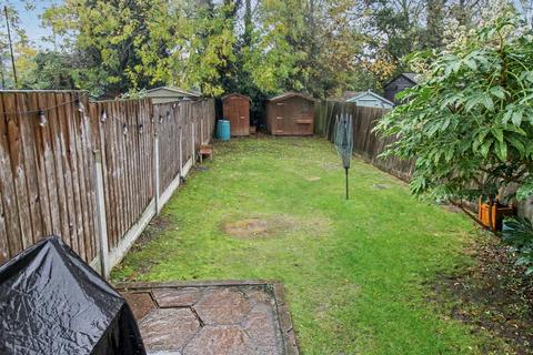 3 bedroom terraced house for sale, Cavendish Gardens, Westcliff On Sea
