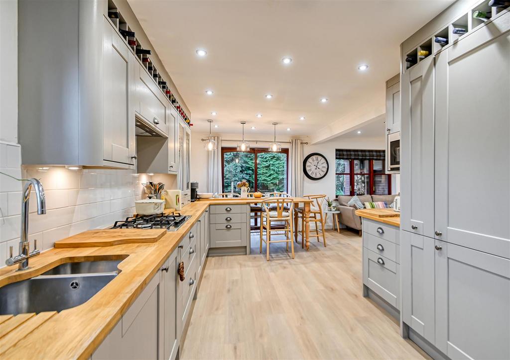 1 Wells Close-23.jpg