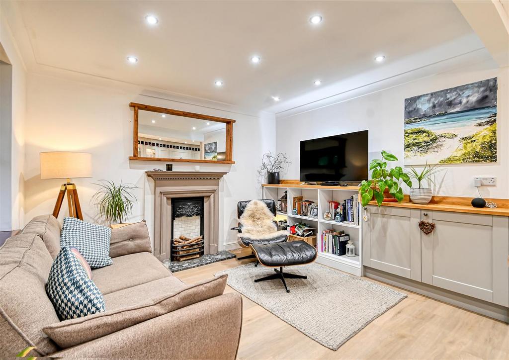 1 Wells Close-19.jpg