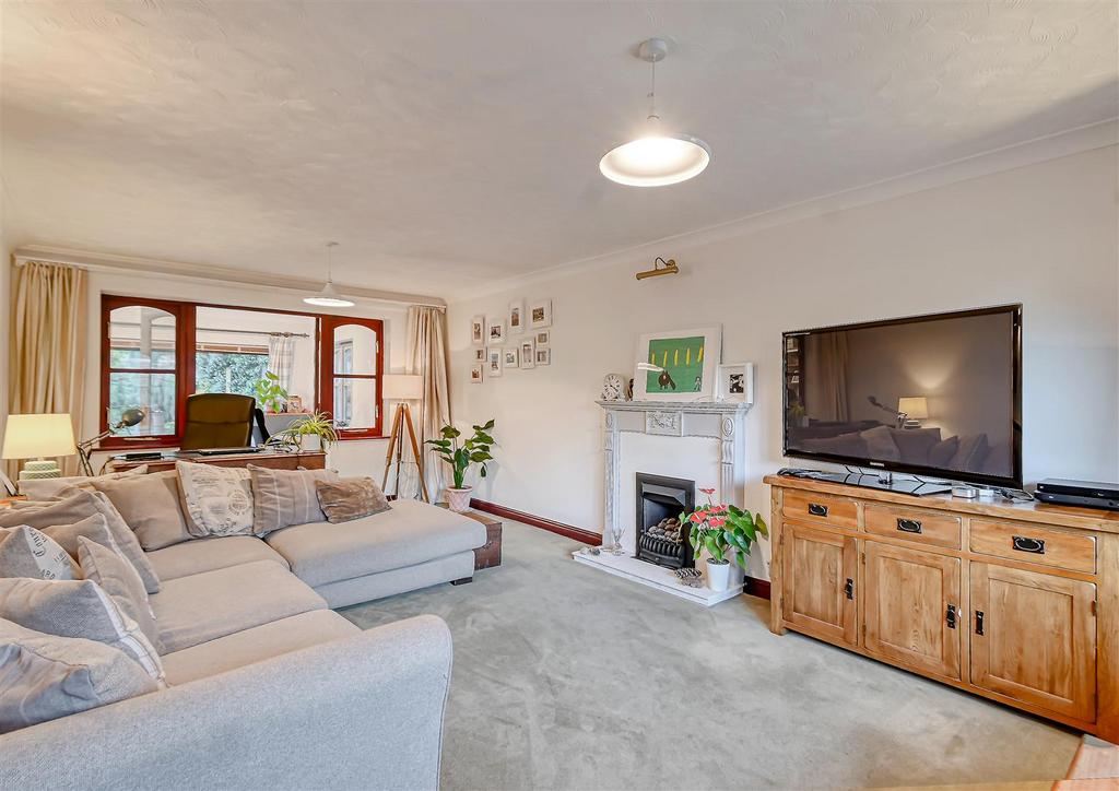 1 Wells Close-26.jpg