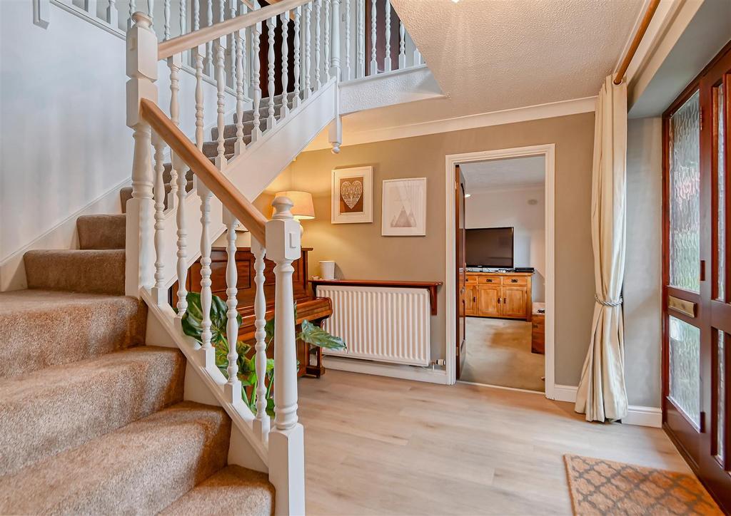 1 Wells Close-01.jpg