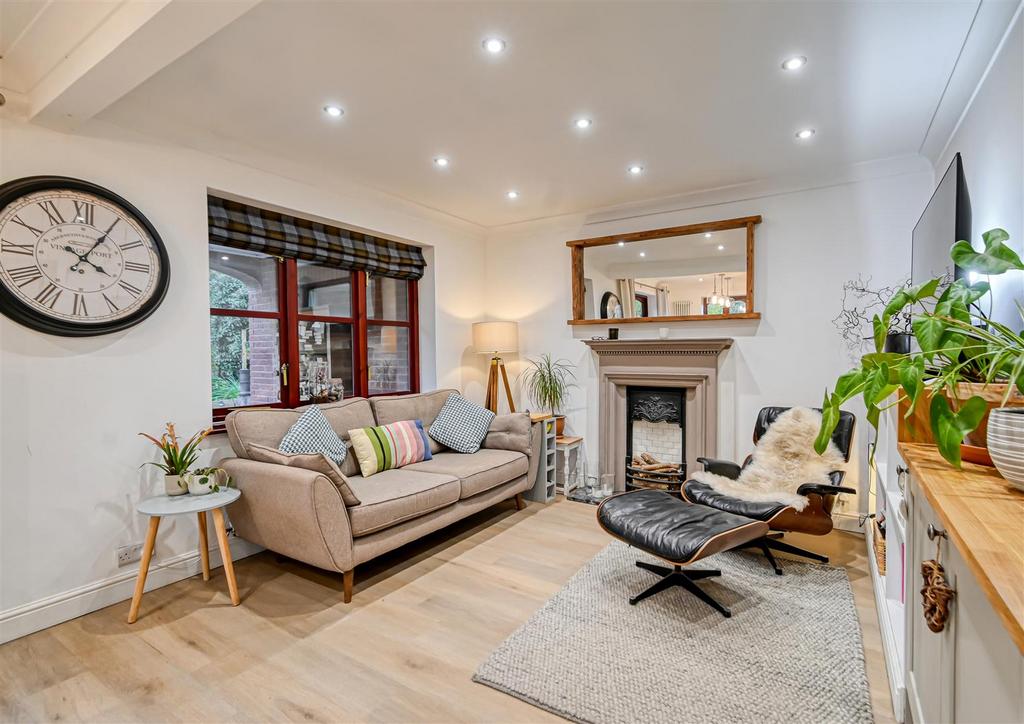1 Wells Close-20.jpg