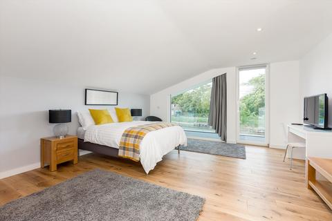 4 bedroom detached house to rent, Ham Island, Old Windsor, Windsor, Berkshire, SL4