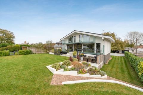 4 bedroom detached house to rent, Ham Island, Old Windsor, Windsor, Berkshire, SL4