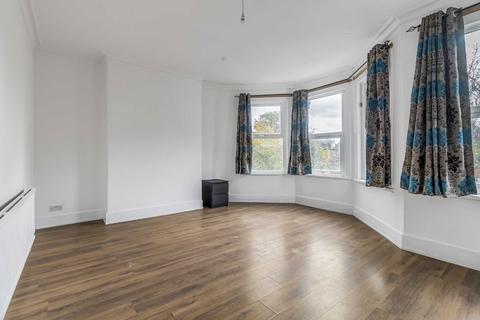 5 bedroom house to rent, Frobisher Road, London N8