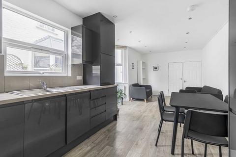 5 bedroom house to rent, Frobisher Road, London N8
