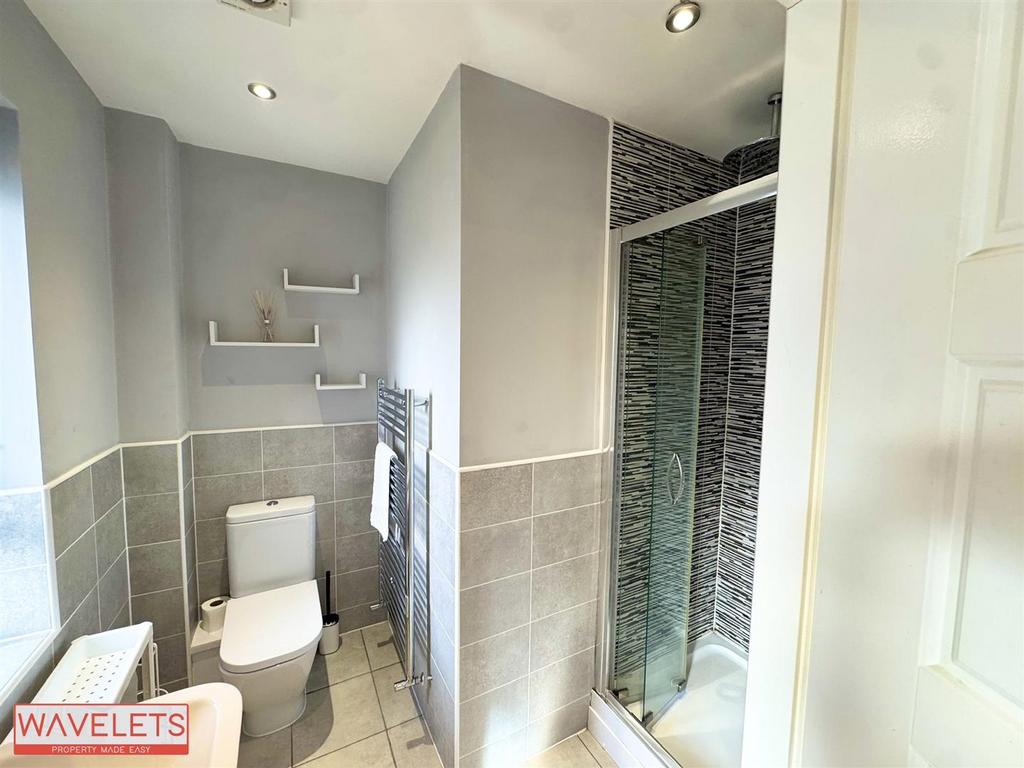Master Bedroom En-Suite