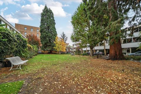 undefined, Alton Road, London, SW15
