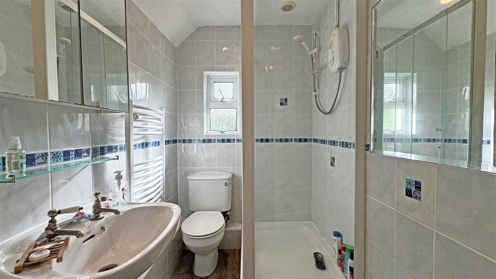 Shower Room.jpg