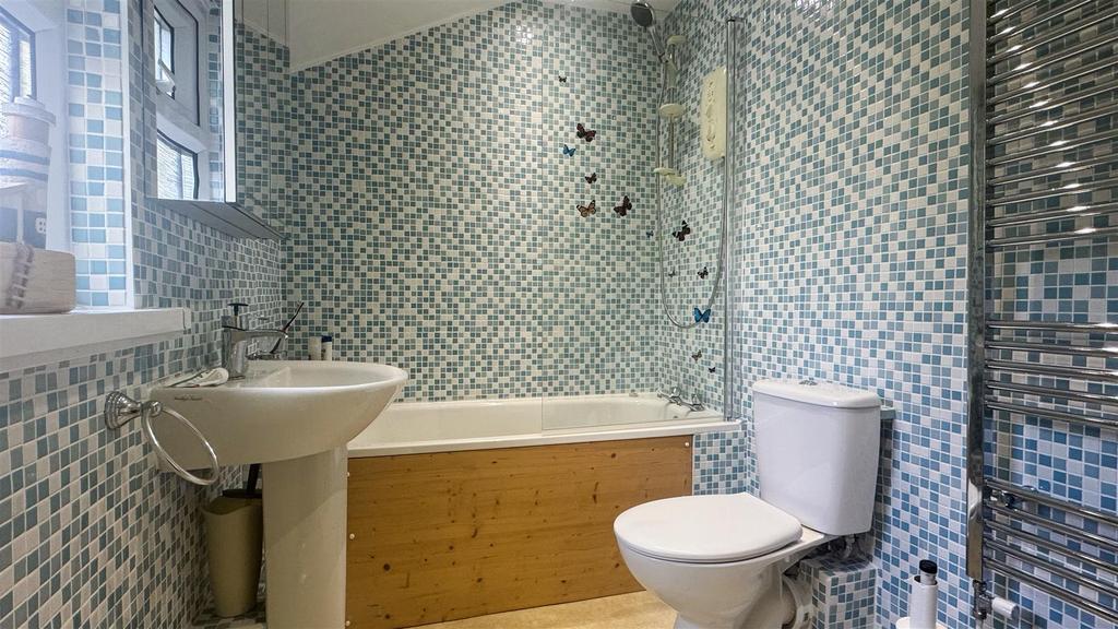 Bathroom (8).jpg