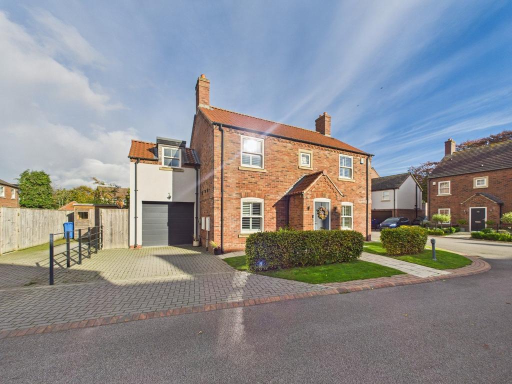 4 Bedroom Detached House - For Sale