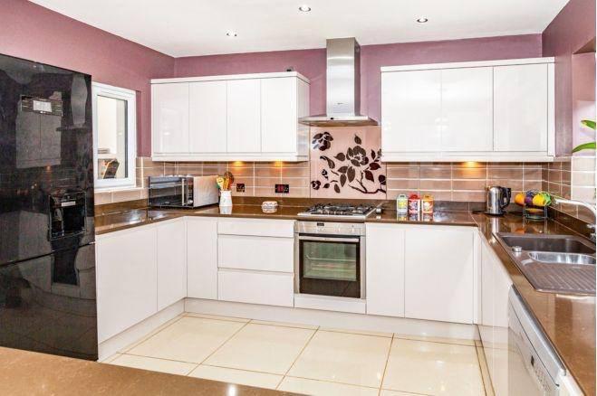 Four-bedroom House to Rent