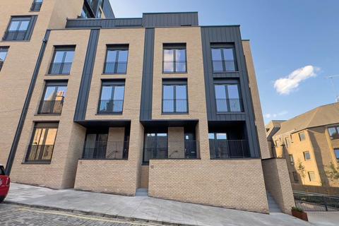 4 bedroom townhouse for sale, Townhouse 10 Sunbury Mews, Belford Road,