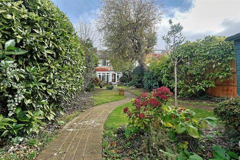3 bedroom terraced house for sale, Buckingham Close, Enfield