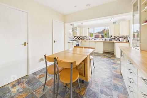 3 bedroom detached bungalow for sale, St. Leonards Close, Wymondham