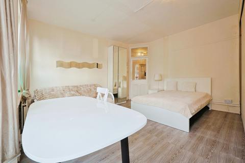 2 bedroom flat to rent, Talgarth Mansions, Talgarth Road, W14