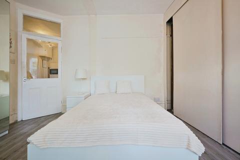 2 bedroom flat to rent, Talgarth Mansions, Talgarth Road, W14