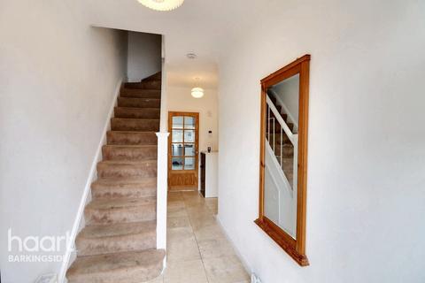4 bedroom terraced house for sale, Cantley Gardens, Newbury Park