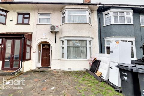 4 bedroom terraced house for sale, Cantley Gardens, Newbury Park